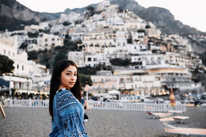 Biodata Nikita Willy Terbaru Saat Di Pantai