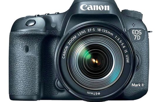 Kamera Digital Canon EOS 7D Kit II EF S18 135IS