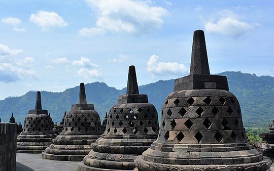 Wisata Religi di Indonesia