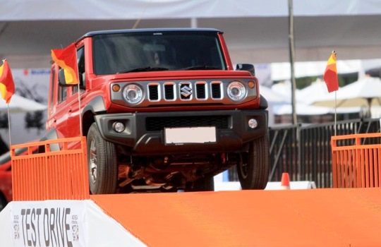 Keunggulan Jimny 5 Door yang Perlu Diketahui